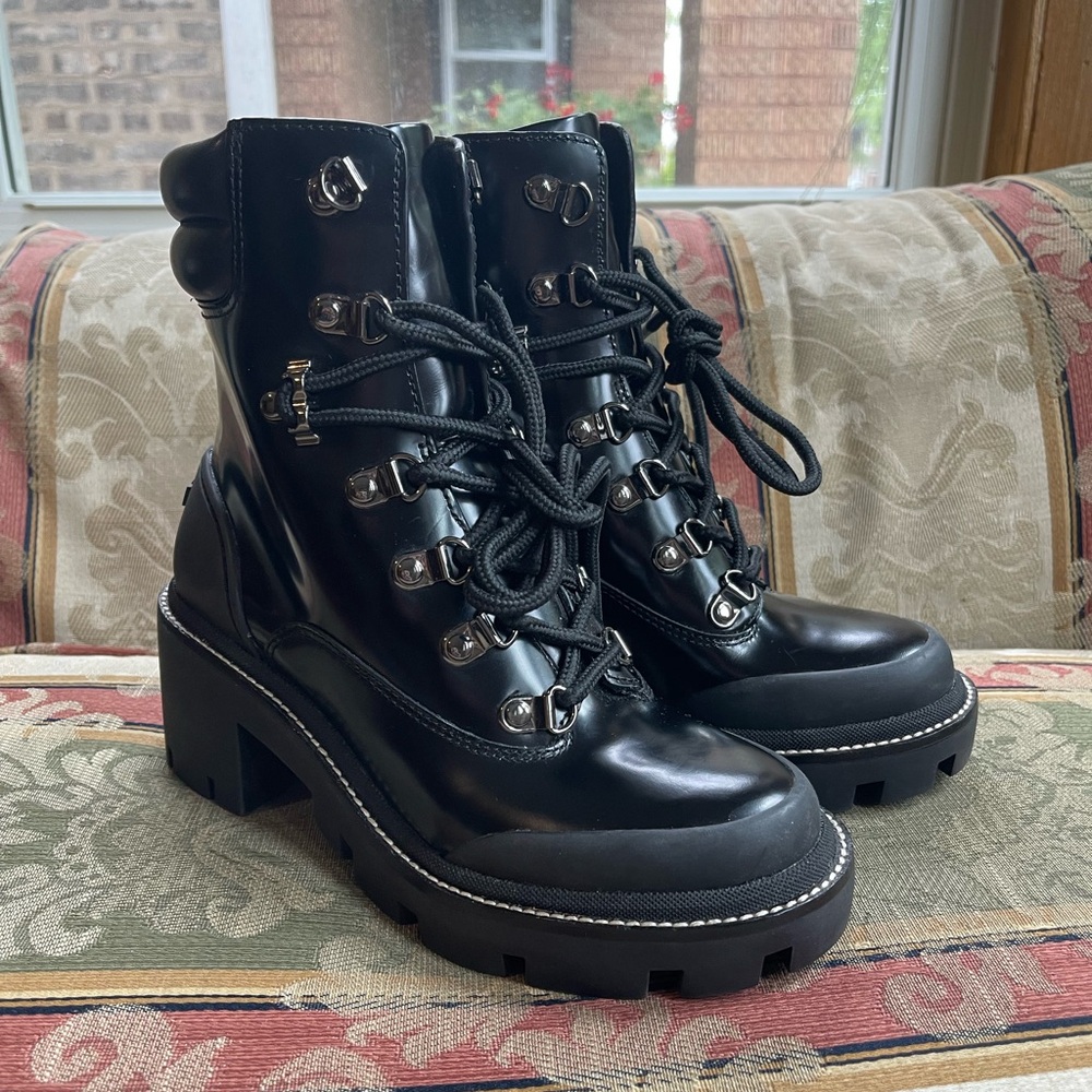 Tory Burch Leather Lug-Sole Hiker Boots Ankle Boots Women. Size 5.5 Women
N5-1